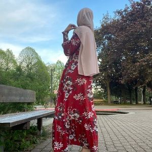 Meet your Posher, Manal